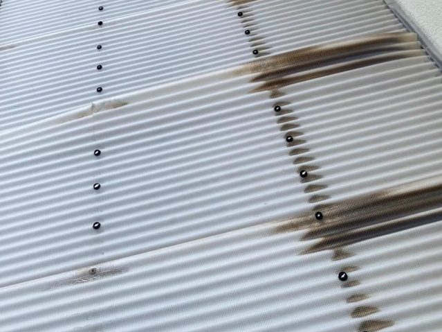 加古川市の強風被害に遭った波板屋根